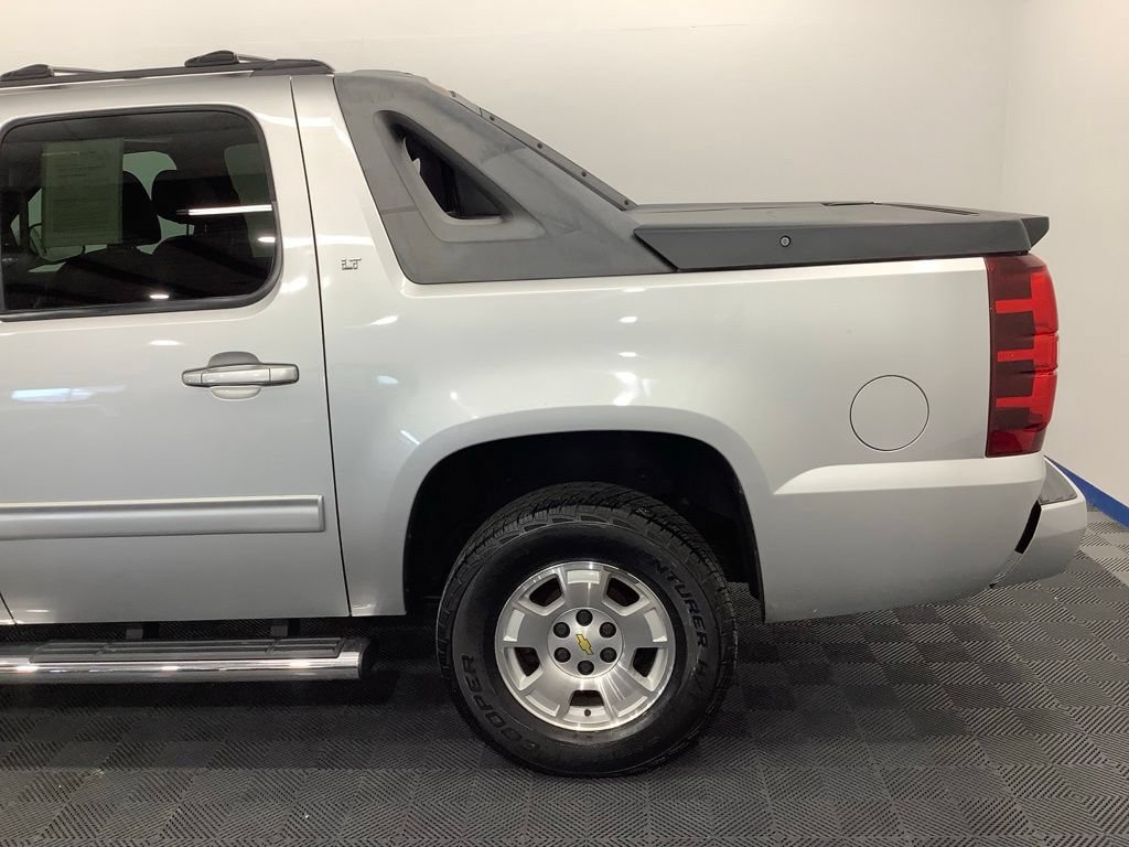 Used 2012 Chevrolet Avalanche LT AWD/4WD image 5