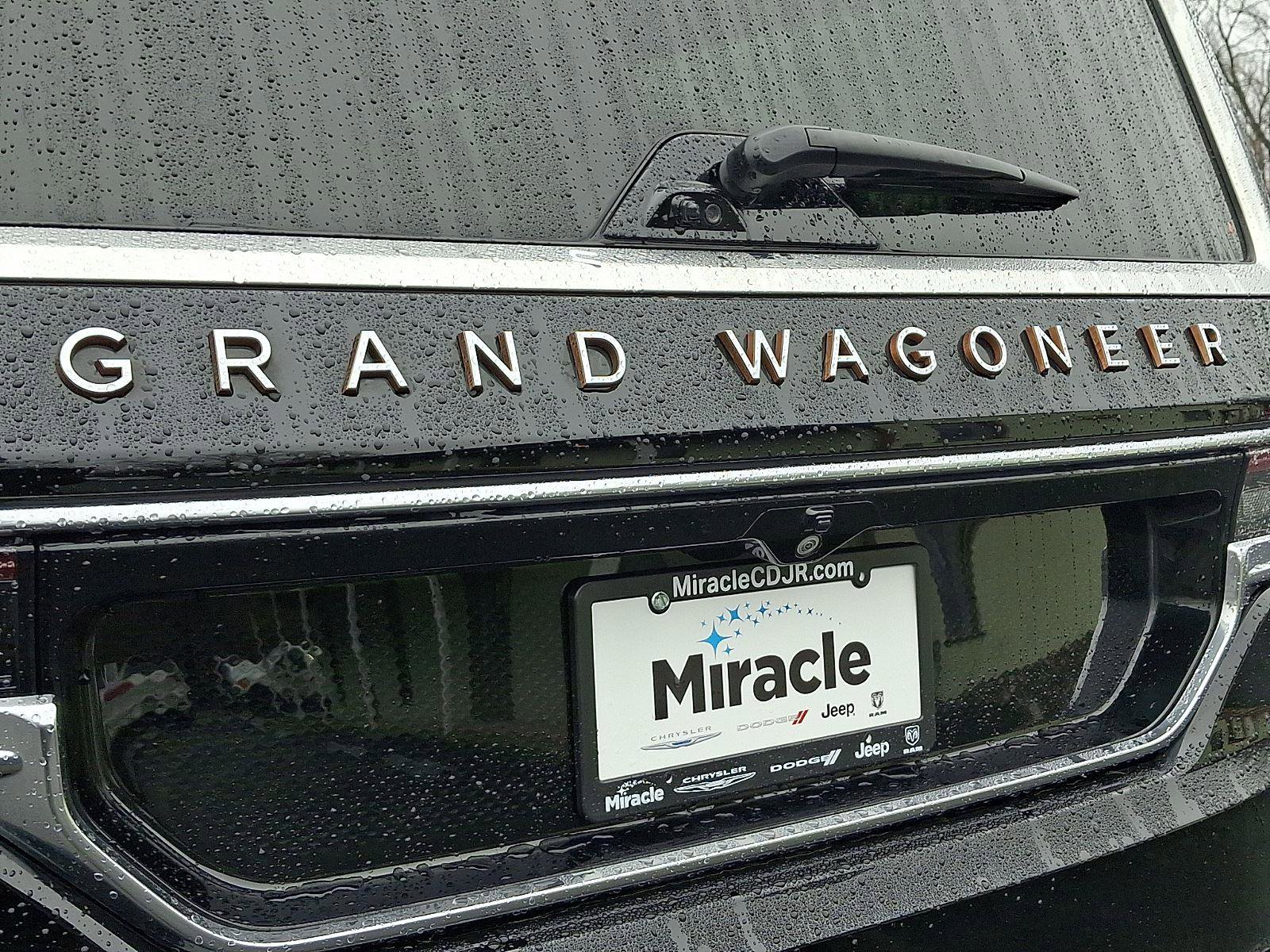 Certified 2024 Jeep Grand Wagoneer Series III w/ HD Trailer Tow Package AWD/4WD image 33