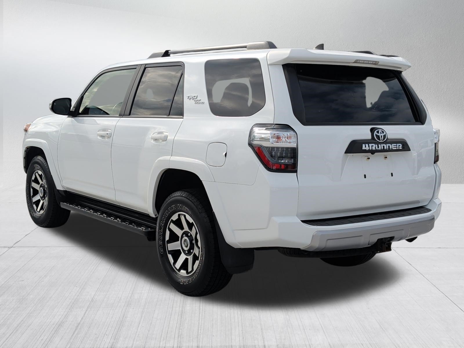 Certified 2020 Toyota 4Runner TRD Off-Road Premium AWD/4WD image 5