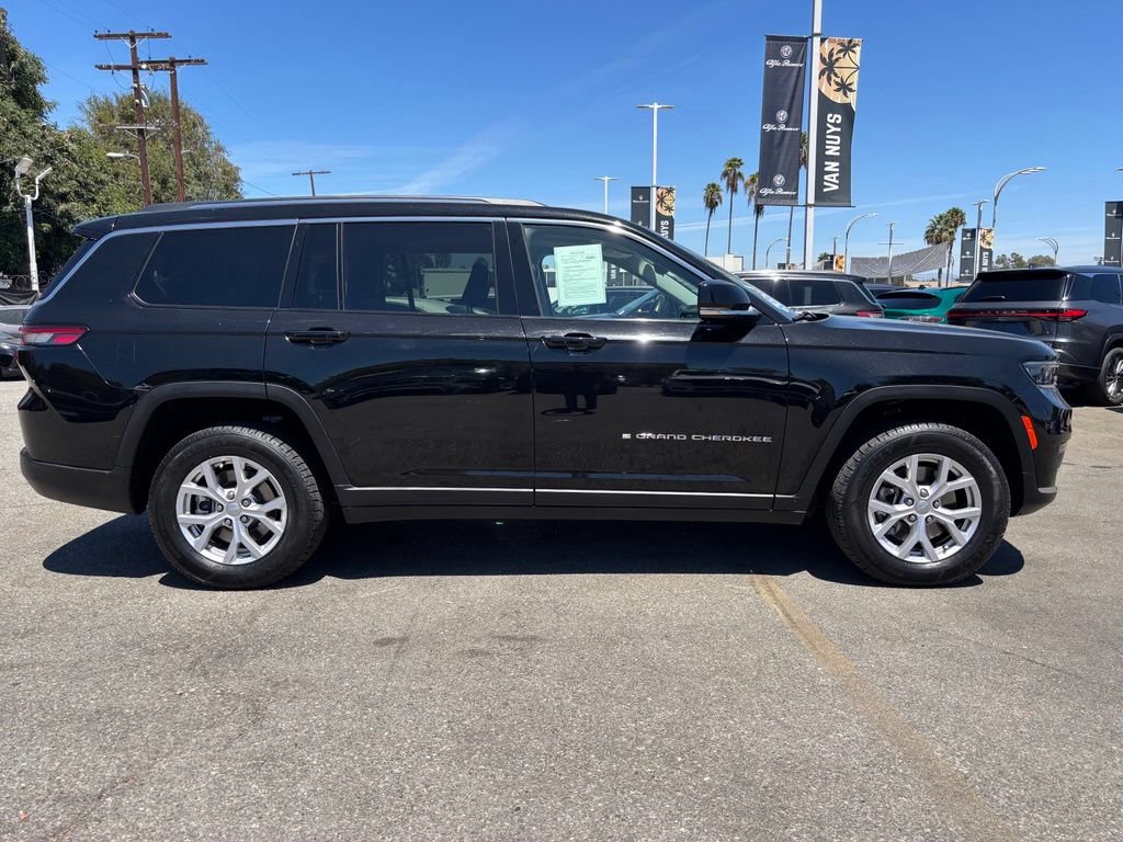 Used 2022 Jeep Grand Cherokee L Limited RWD image 2