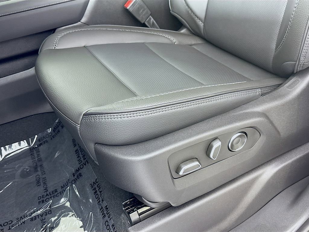 New 2025 GMC Sierra 3500 Denali w/ Denali Reserve Package image 19