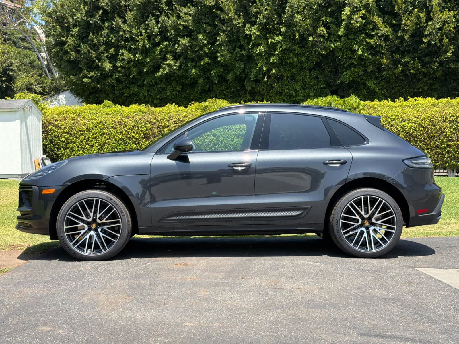 New 2026 Porsche Macan AWD/4WD image 2
