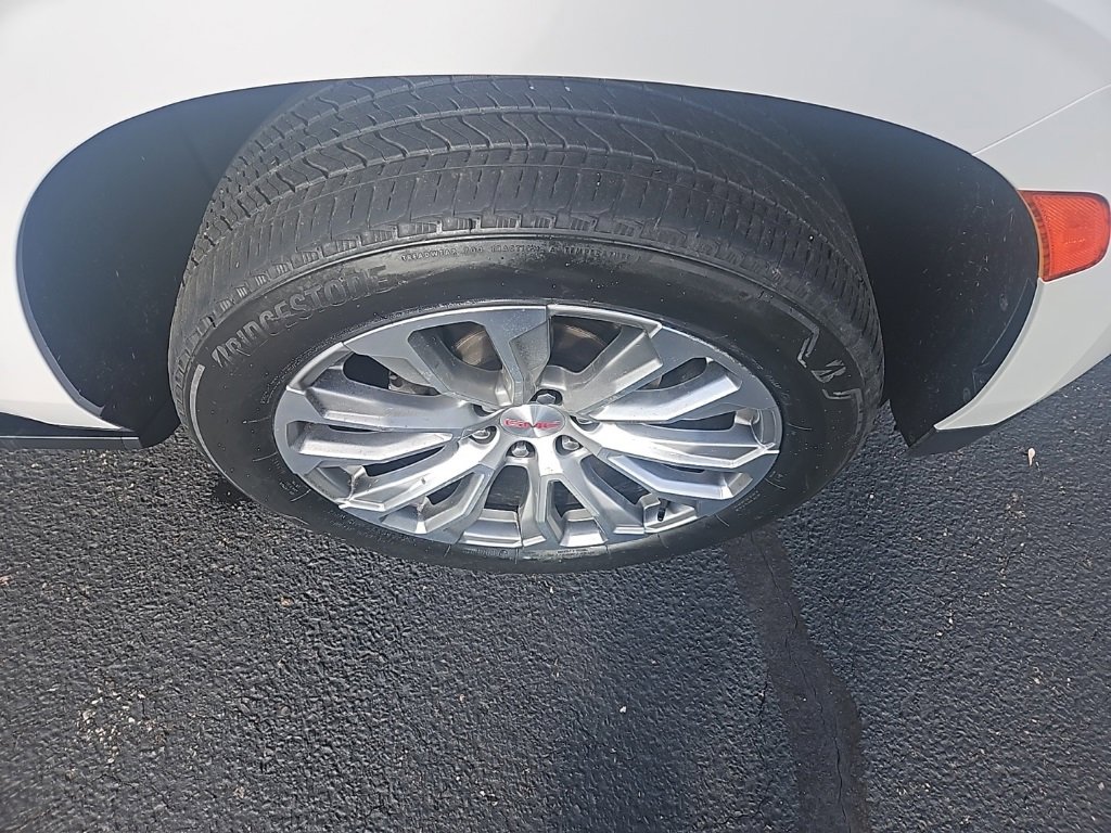 Used 2022 GMC Yukon Denali w/ Denali Premium Package image 10