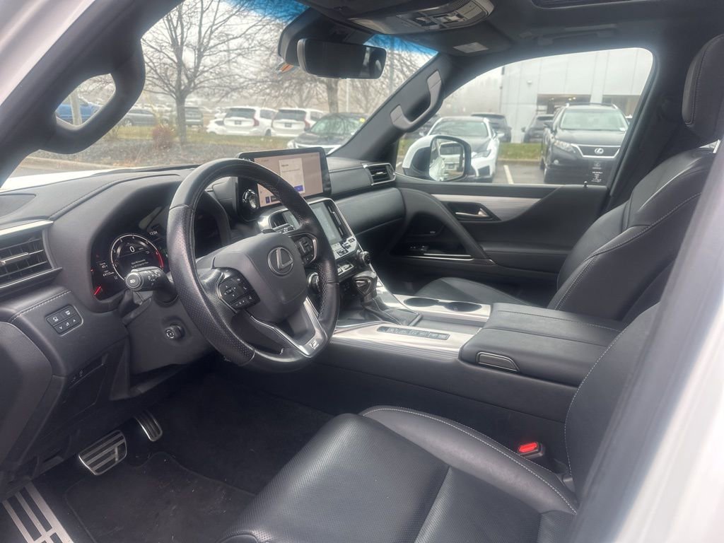 Used 2022 Lexus LX 600 F Sport image 21