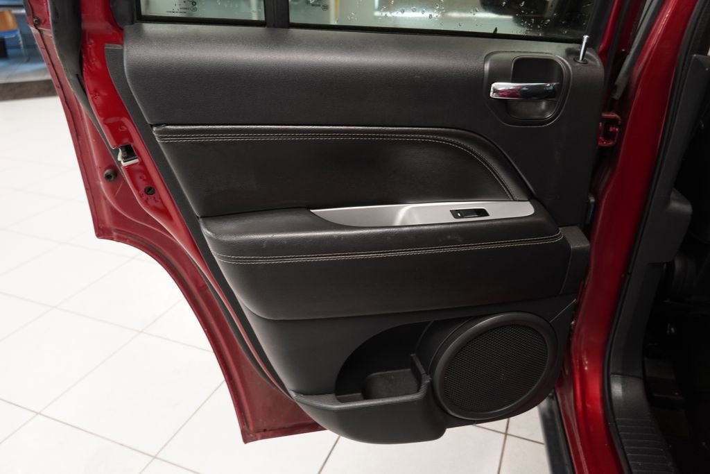 Used 2016 Jeep Compass High Altitude AWD/4WD image 25