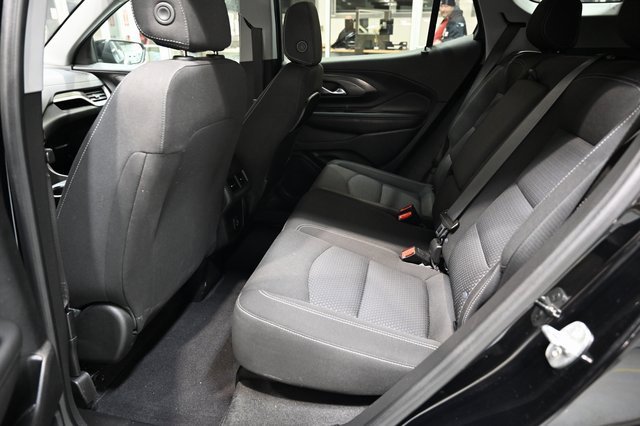 Used 2022 GMC Terrain SLE w/ Driver Convenience Package image 11