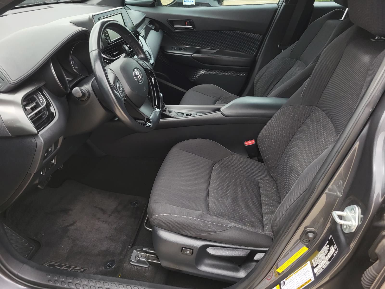 Used 2018 Toyota C-HR XLE FWD image 14