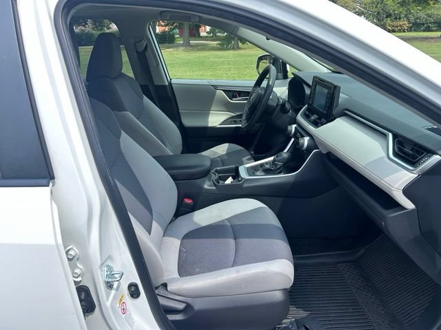 Used 2019 Toyota RAV4 XLE AWD/4WD image 24