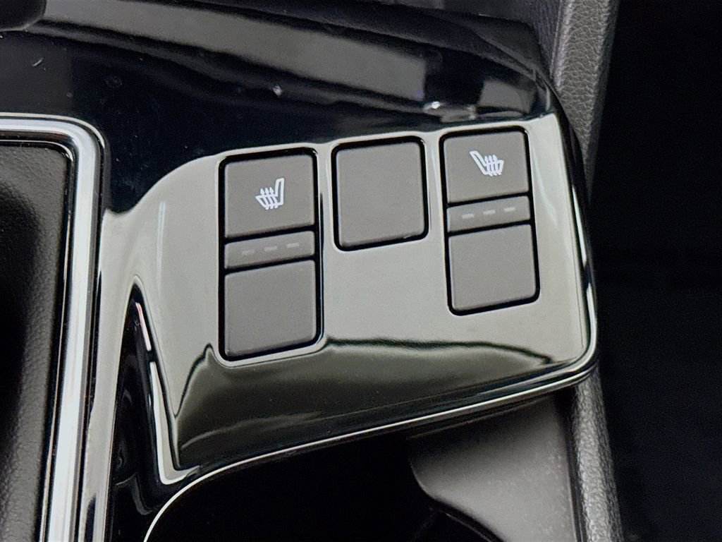 Used 2024 Kia Sportage EX image 11