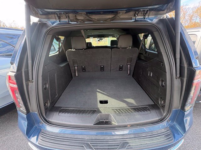 Used 2025 Chevrolet Suburban LT AWD/4WD image 13