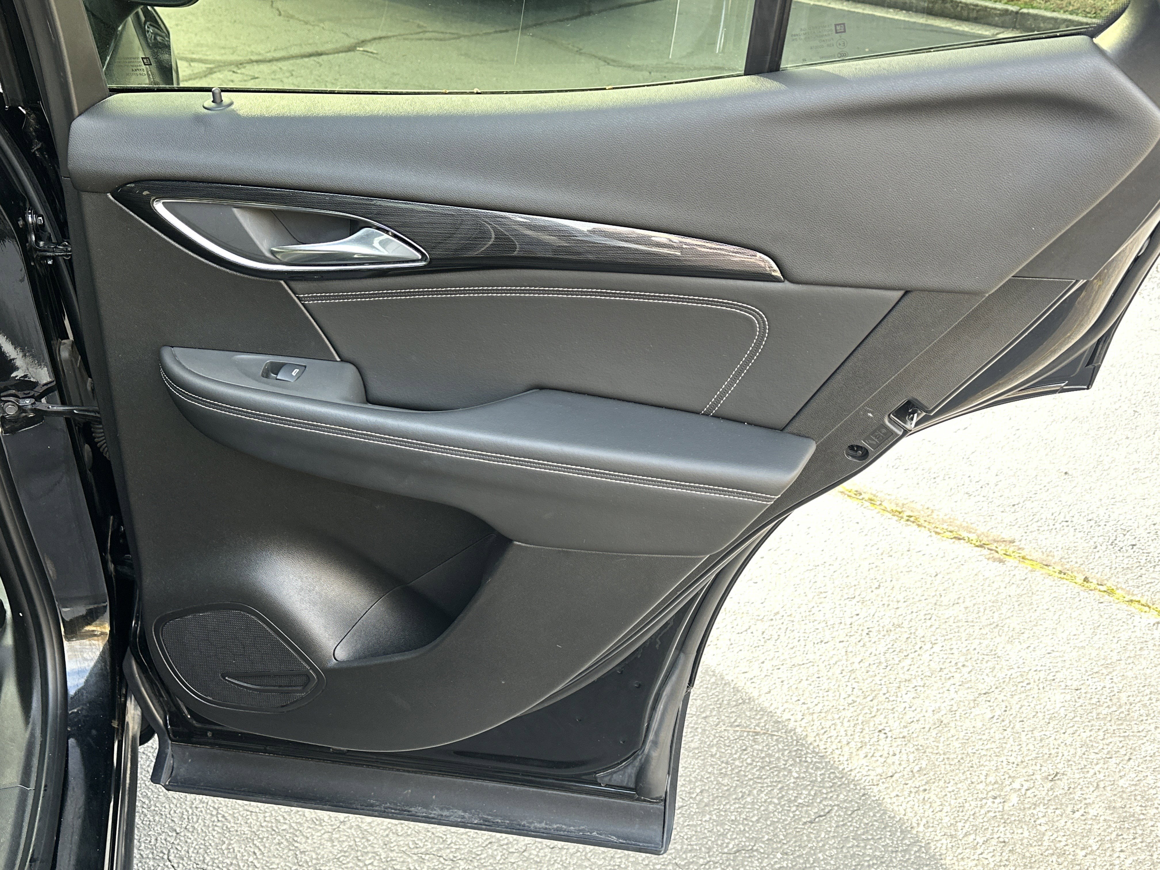 Certified 2022 Buick Envision Essence w/ Safety Package image 18