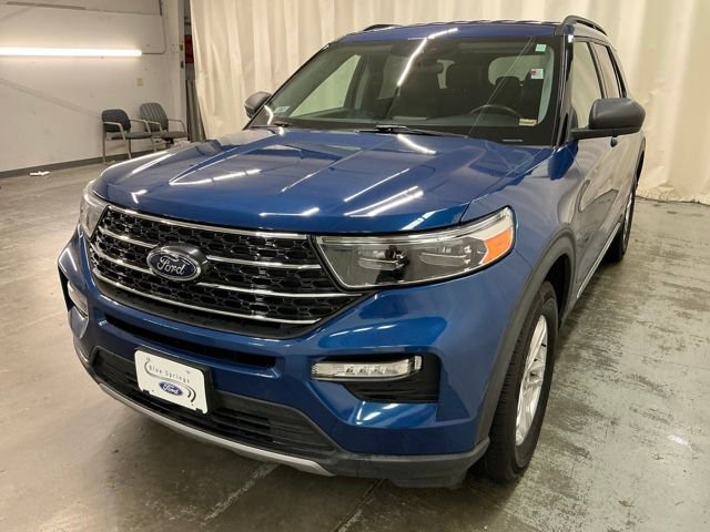Used 2023 Ford Explorer XLT w/ Equipment Group 202A image 9