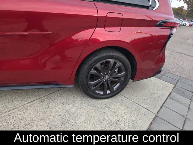Used 2023 Toyota Sienna XSE w/ XSE Plus Package image 10