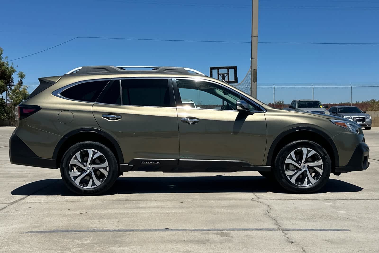 Used 2022 Subaru Outback Touring AWD/4WD image 2