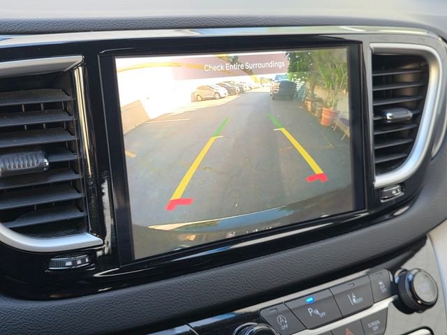 Used 2023 Chrysler Pacifica Touring-L image 29