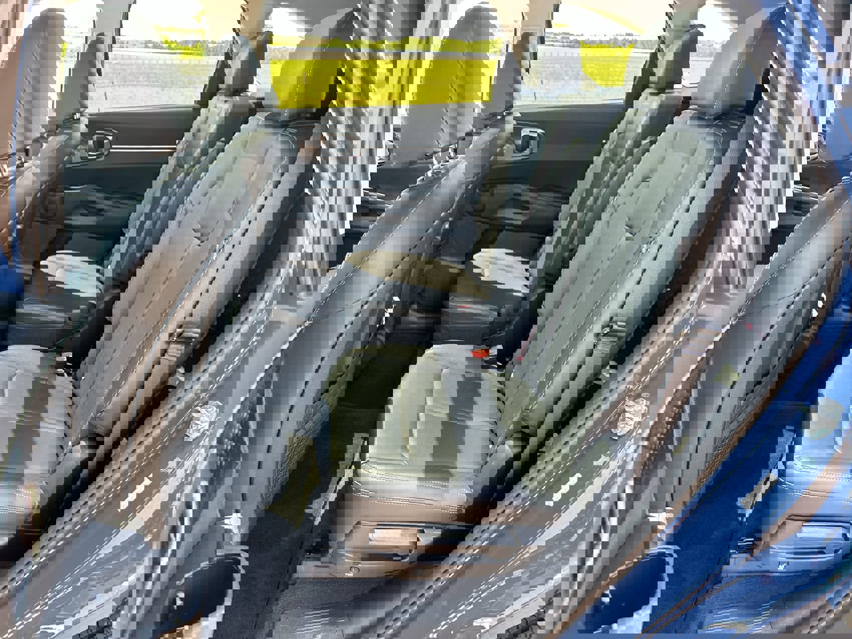 Used 2025 Kia Sorento EX w/ Panoramic Sunroof Package image 23