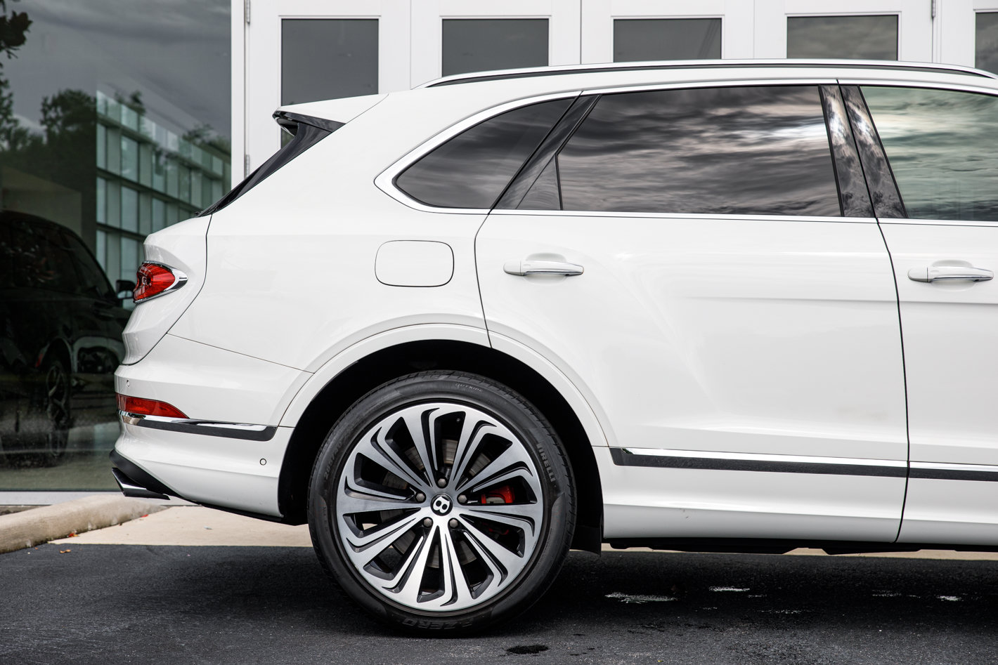 Used 2021 Bentley Bentayga AWD/4WD image 9