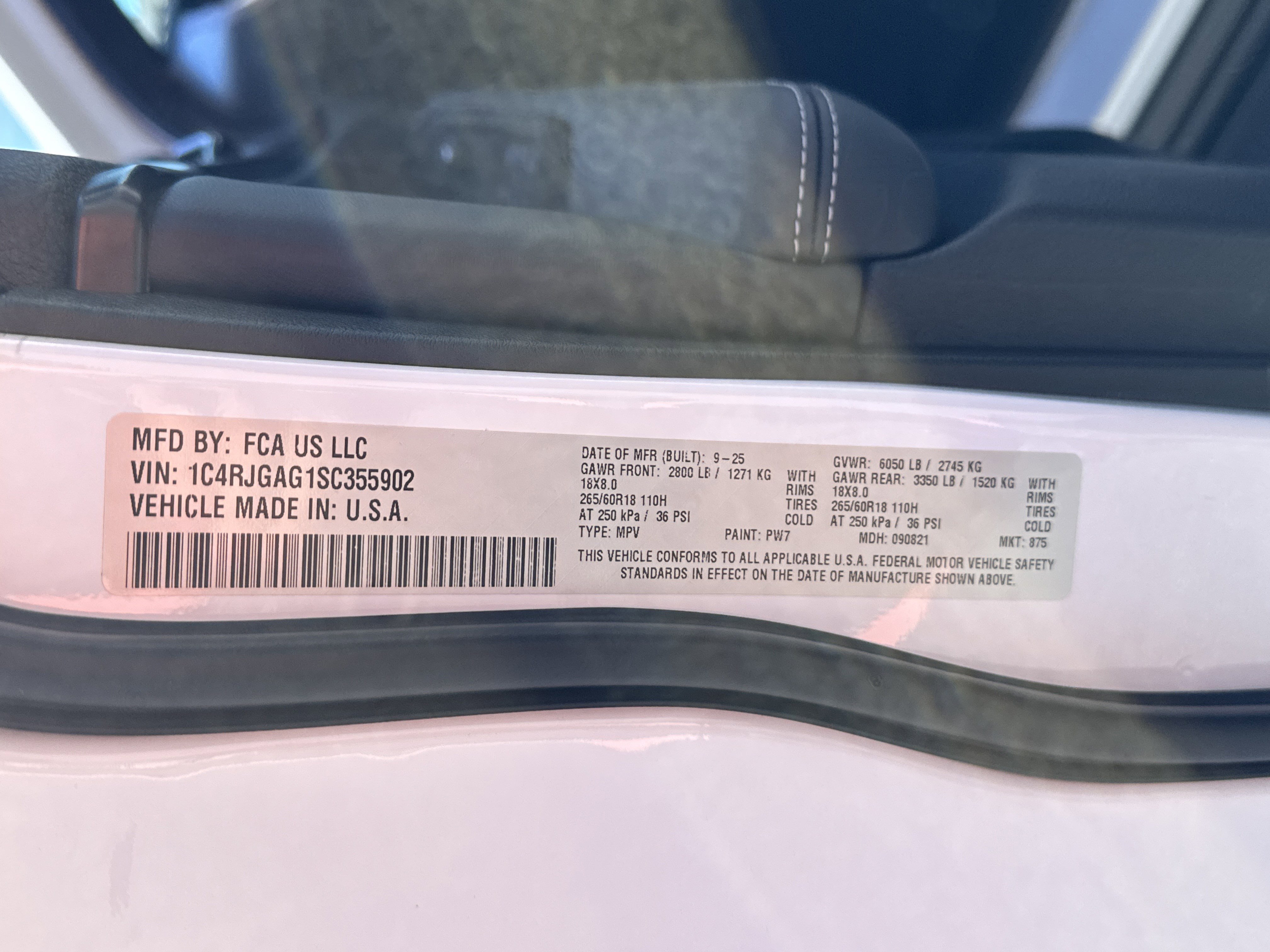 New 2025 Jeep Grand Cherokee Altitude image 39