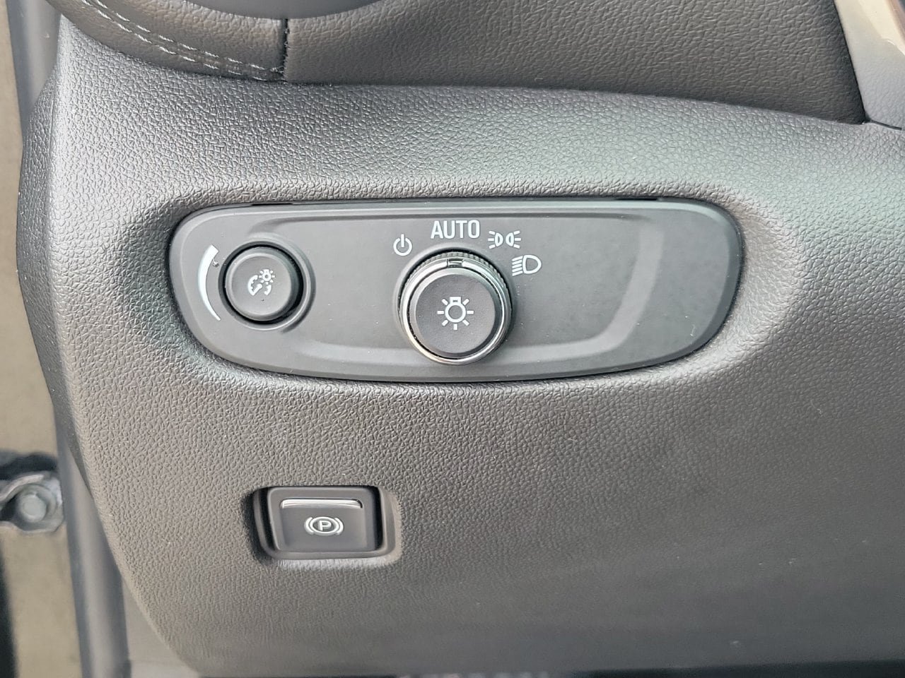 Certified 2019 Chevrolet Blazer LT AWD/4WD image 30