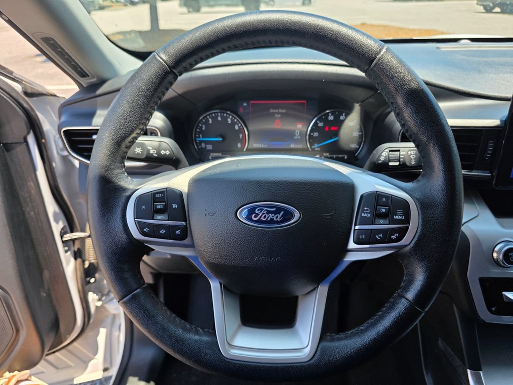 Used 2023 Ford Explorer XLT w/ Equipment Group 202A RWD image 22