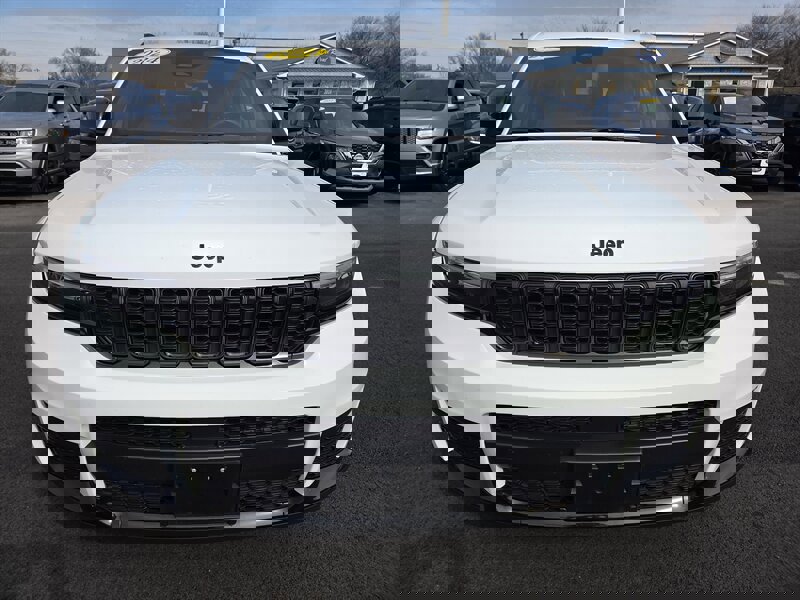 Used 2024 Jeep Grand Cherokee L Laredo image 8