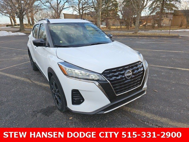 Used 2024 Nissan Kicks SR image 8