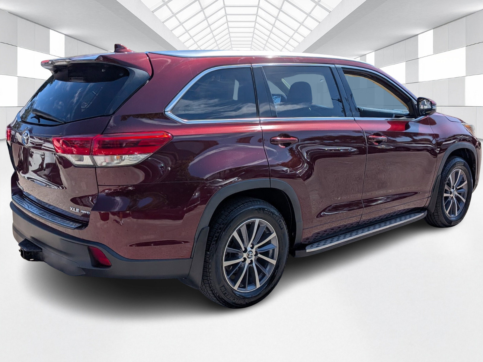 Used 2018 Toyota Highlander XLE image 7