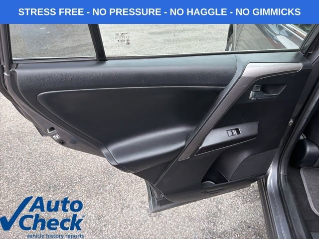 Used 2017 Toyota RAV4 XLE w/ Convenience Package image 28