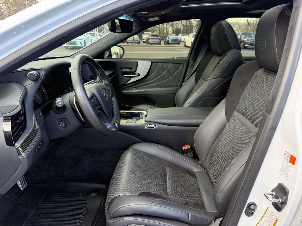 Used 2023 Lexus LS 500 F Sport w/ Cold Weather Package (CK) image 13