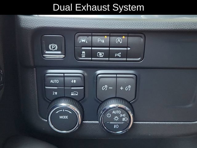 Used 2025 Chevrolet Suburban High Country AWD/4WD image 40