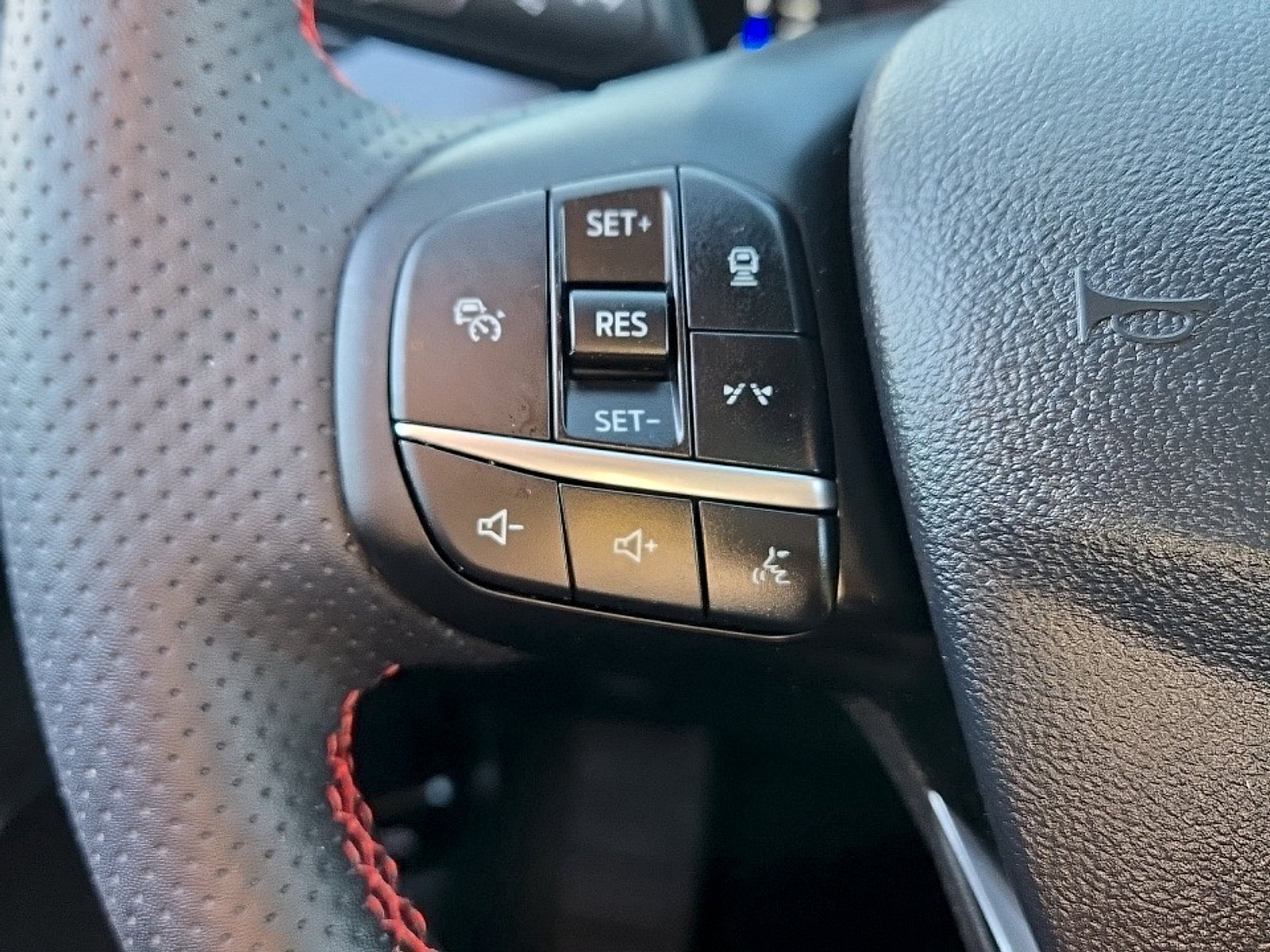 Certified 2023 Ford Escape ST-Line w/ Tech Pack #1 AWD/4WD image 13
