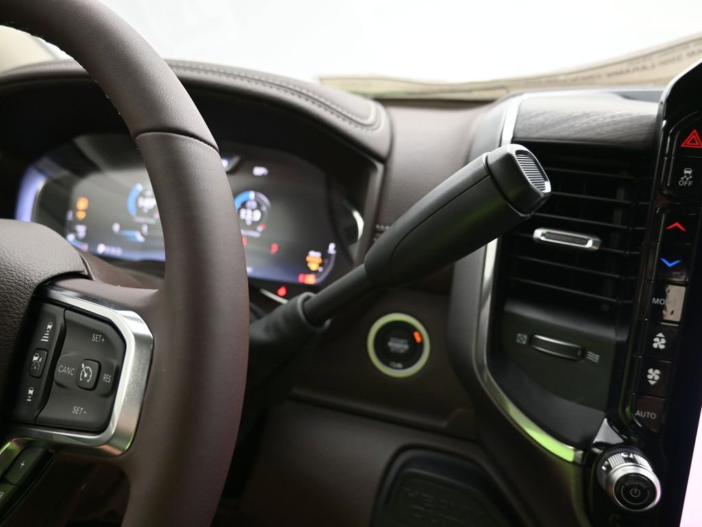 New 2026 RAM 3500 Laramie AWD/4WD image 19