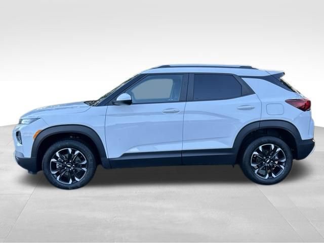 Used 2021 Chevrolet TrailBlazer LT w/ Convenience Package AWD/4WD image 2
