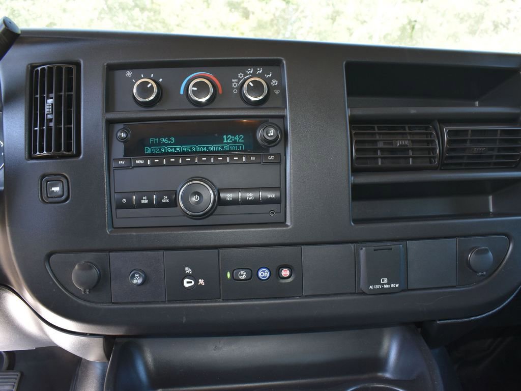 Used 2020 GMC Savana 2500 Extended w/ Driver Convenience Package RWD image 19