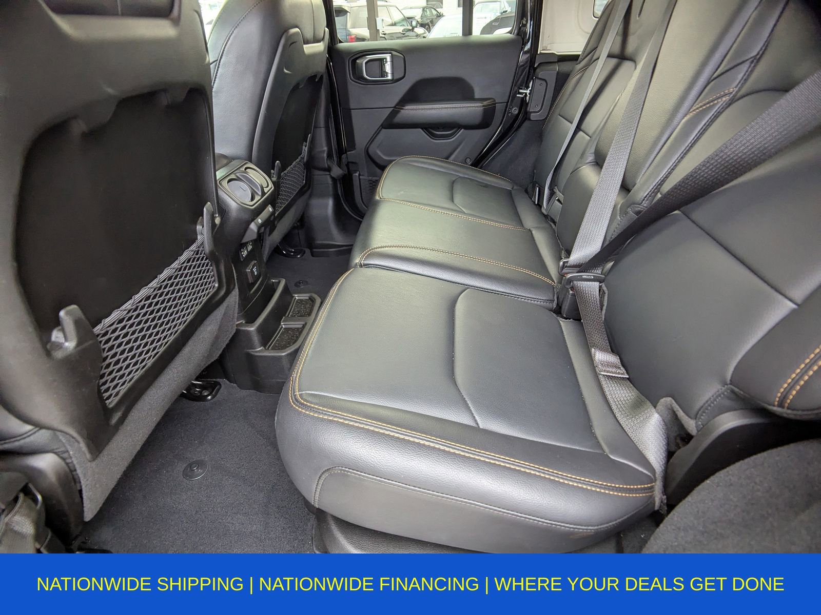 Used 2024 Jeep Wrangler Unlimited Sahara w/ Technology Group image 17