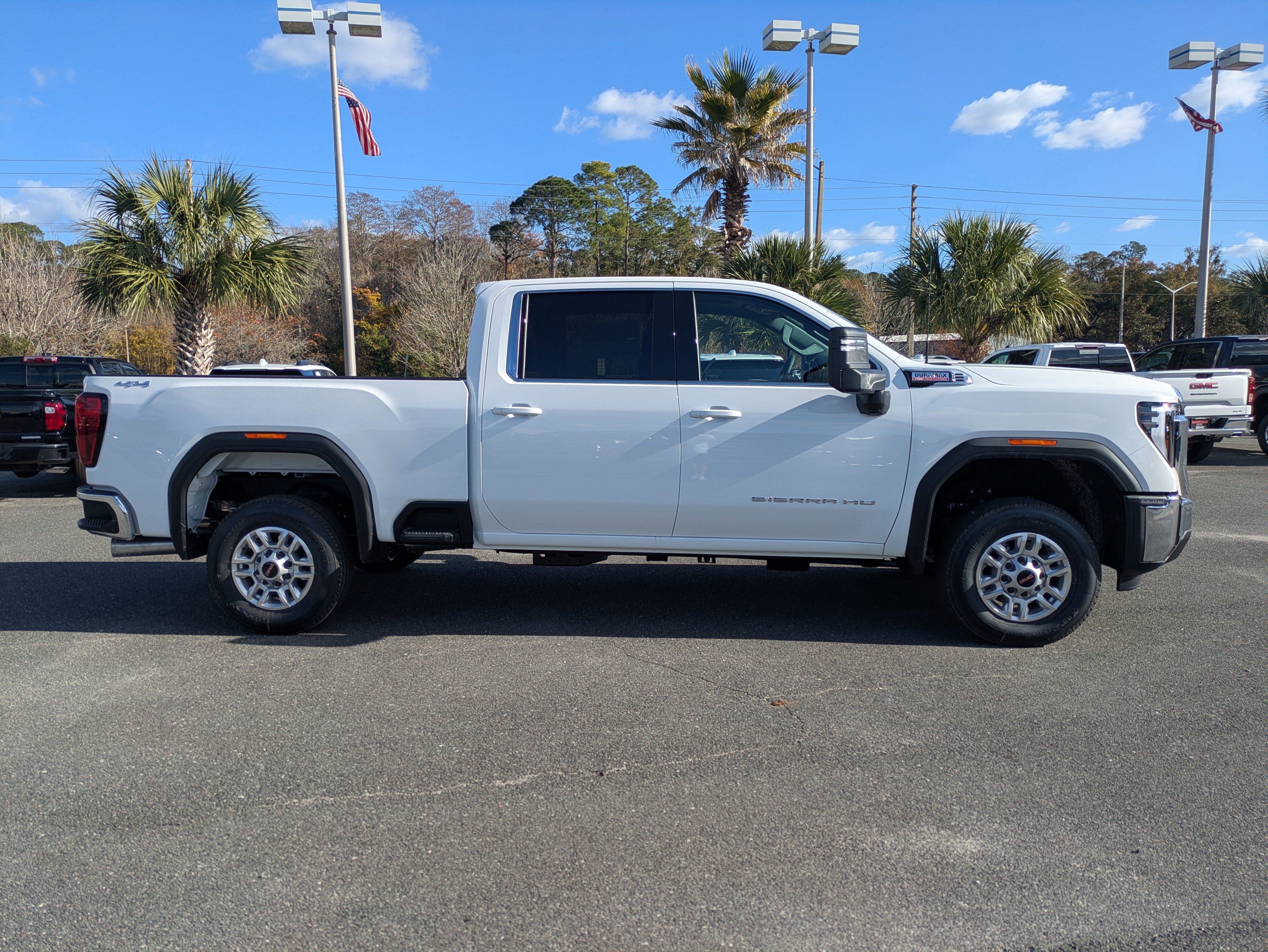 New 2026 GMC Sierra 2500 SLE image 3