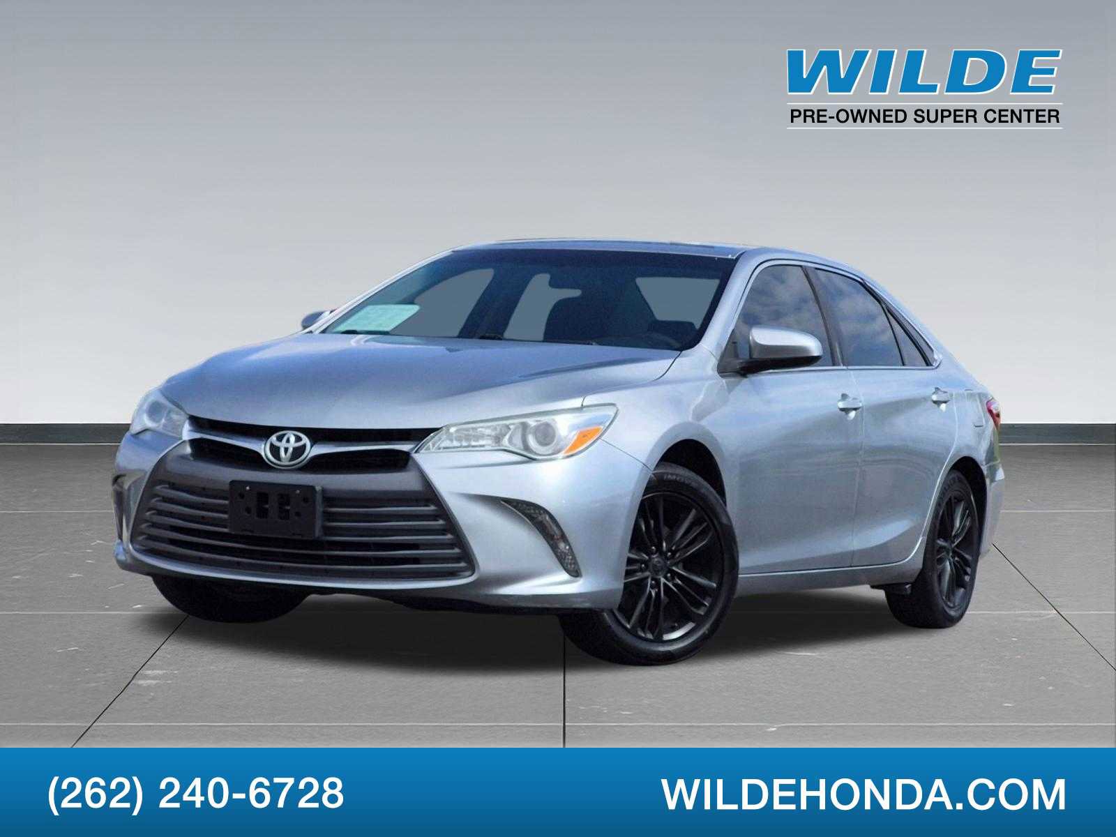 Used 2017 Toyota Camry LE FWD image 1