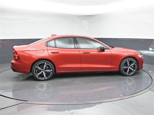 Used 2023 Volvo S60 B5 Plus image 8