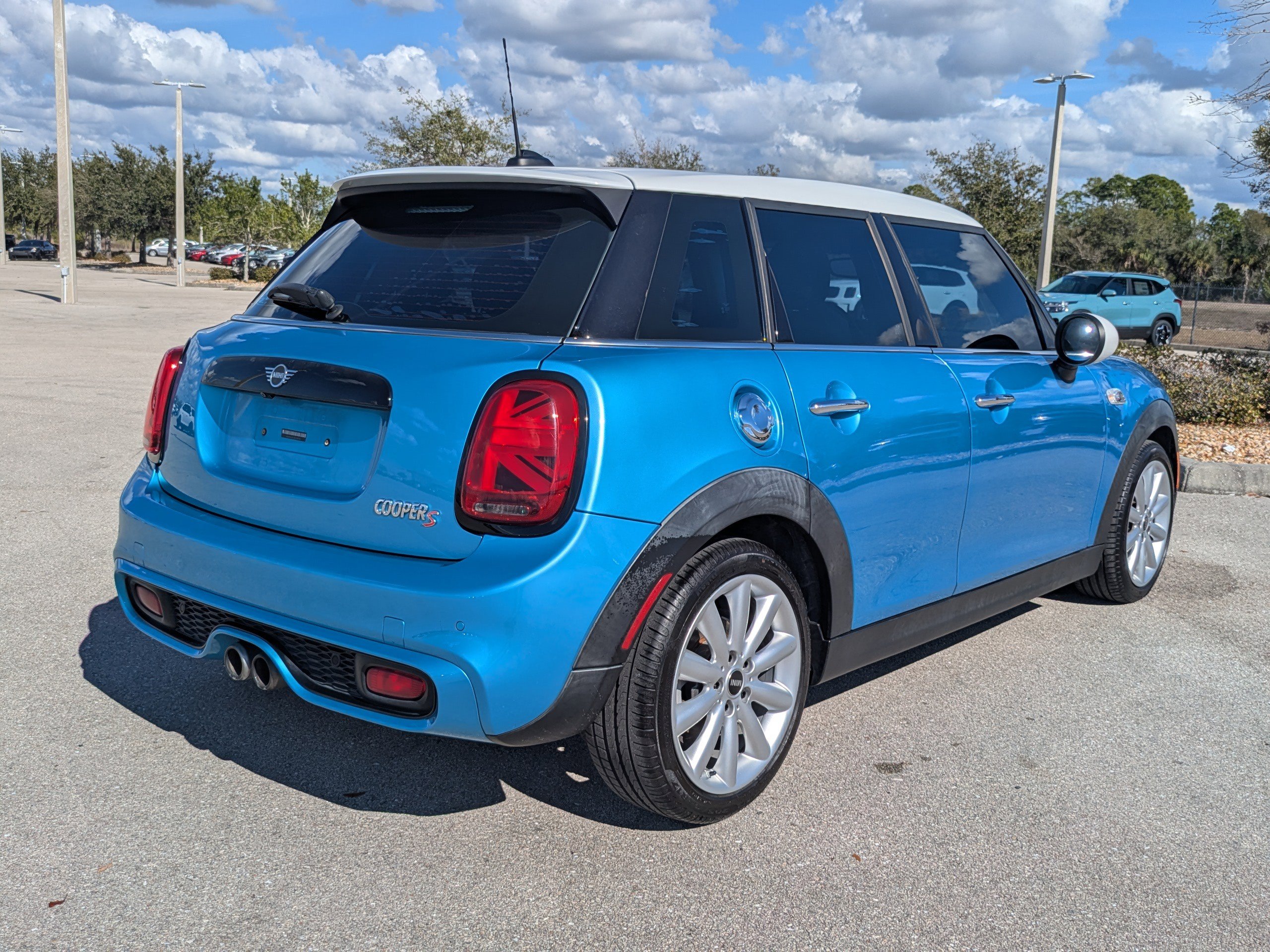 Used 2019 MINI Cooper S w/ Premium Package image 5