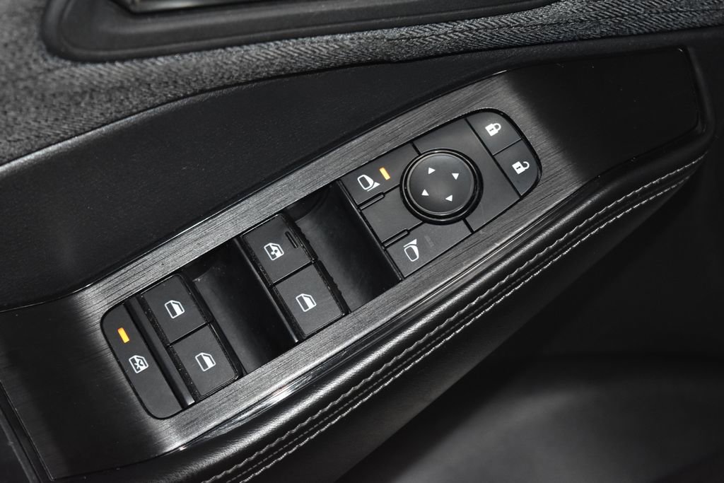 Used 2023 Nissan Rogue SV image 5