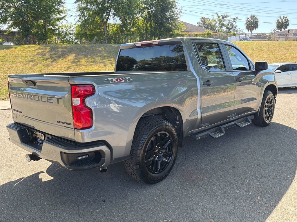 Used 2022 Chevrolet Silverado 1500 Custom w/ LPO, Blackout Package AWD/4WD image 5