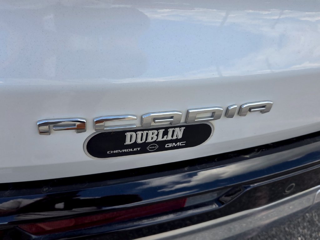 Certified 2025 GMC Acadia Denali w/ Super Cruise Package FWD image 10