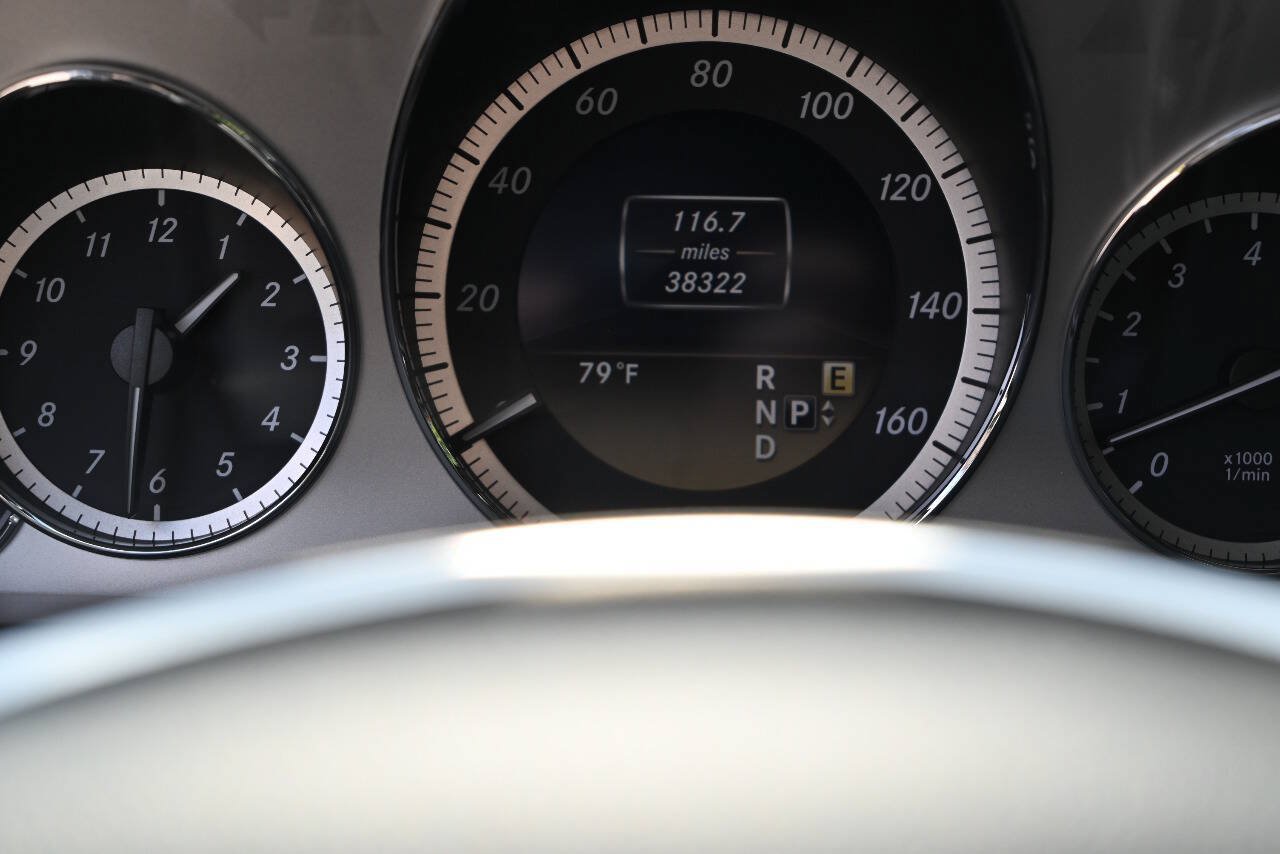 Used 2012 Mercedes-Benz E 350 4MATIC Sedan image 16