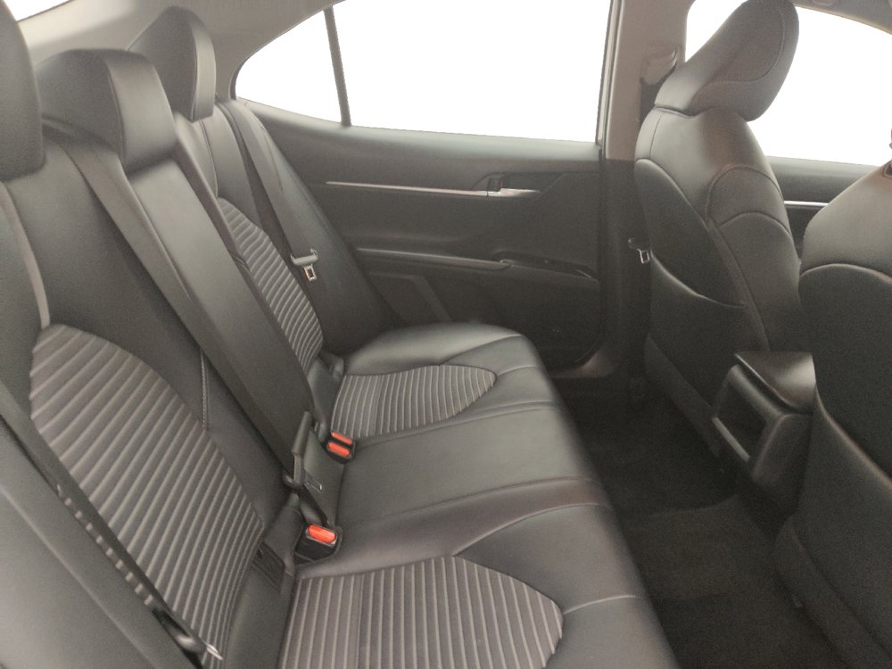 Used 2019 Toyota Camry SE FWD image 19
