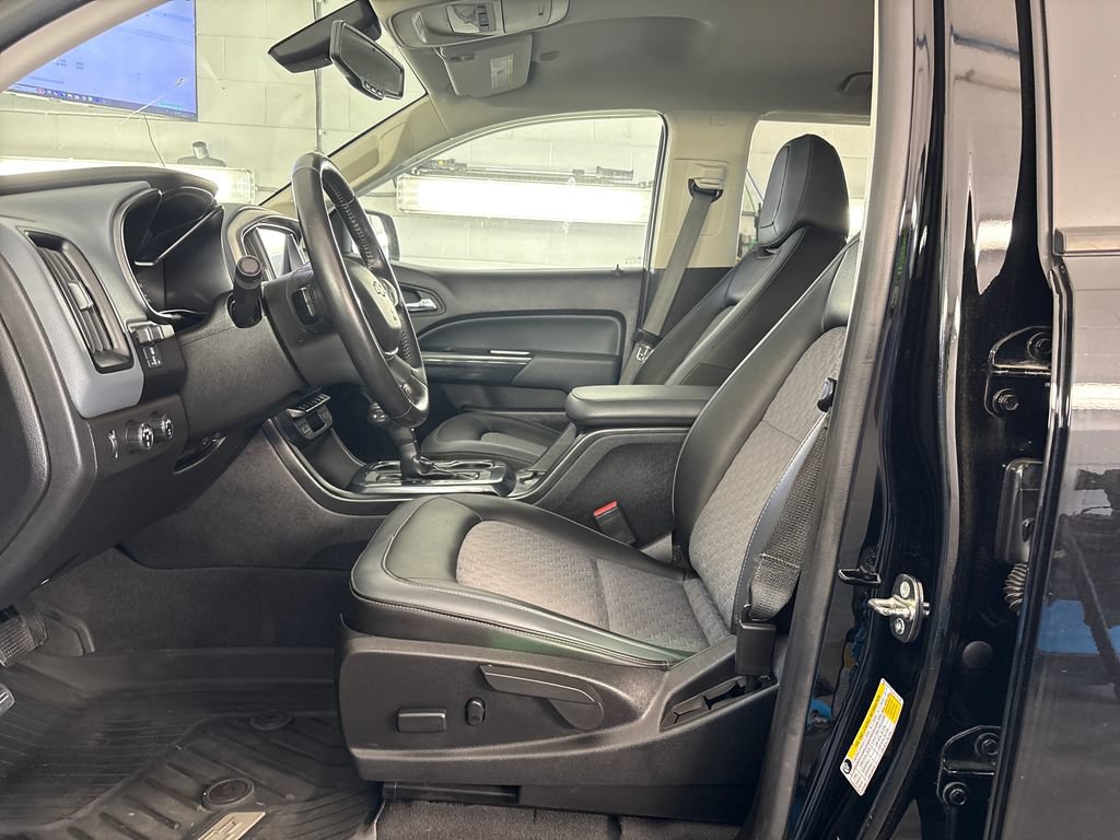 Used 2019 Chevrolet Colorado Z71 AWD/4WD image 16
