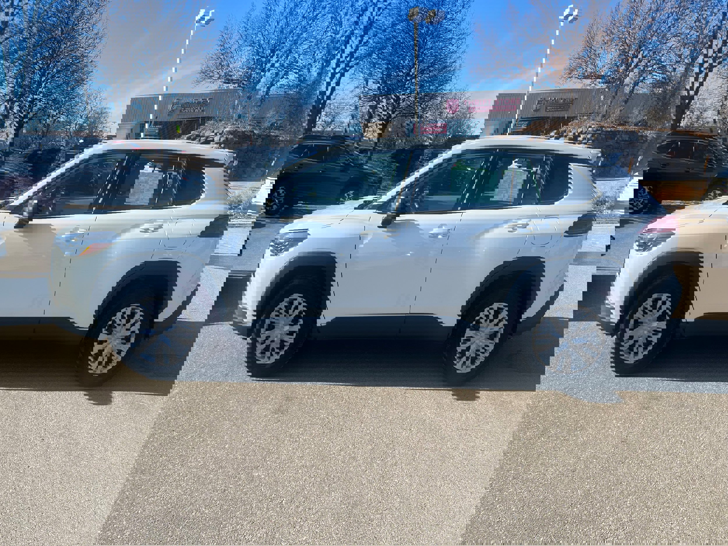 Used 2023 Toyota Corolla Cross L image 4