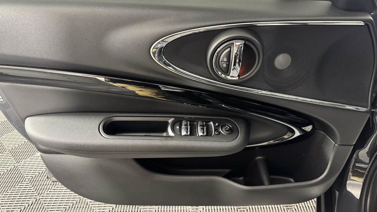 Used 2019 MINI Cooper Clubman S w/ Premium Package FWD image 12