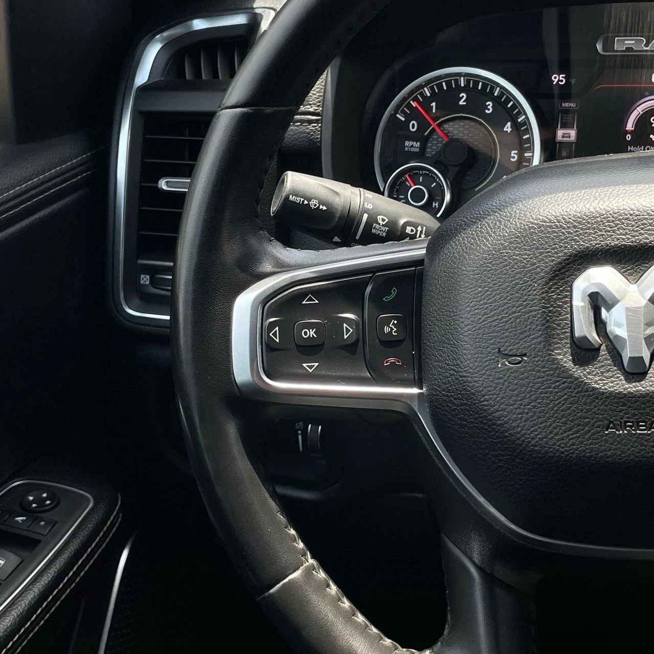 Used 2024 RAM 1500 Laramie RWD image 13