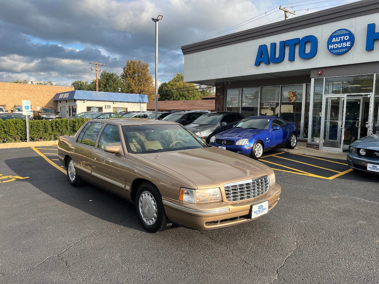 Used 1999 Cadillac De Ville w/ Comfort/Convenience Pkg image 3