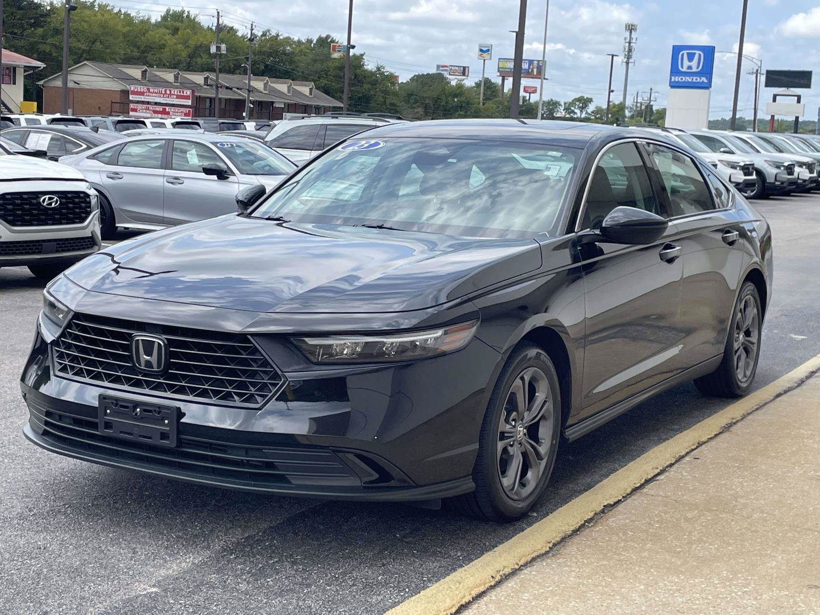 Certified 2023 Honda Accord EX image 5